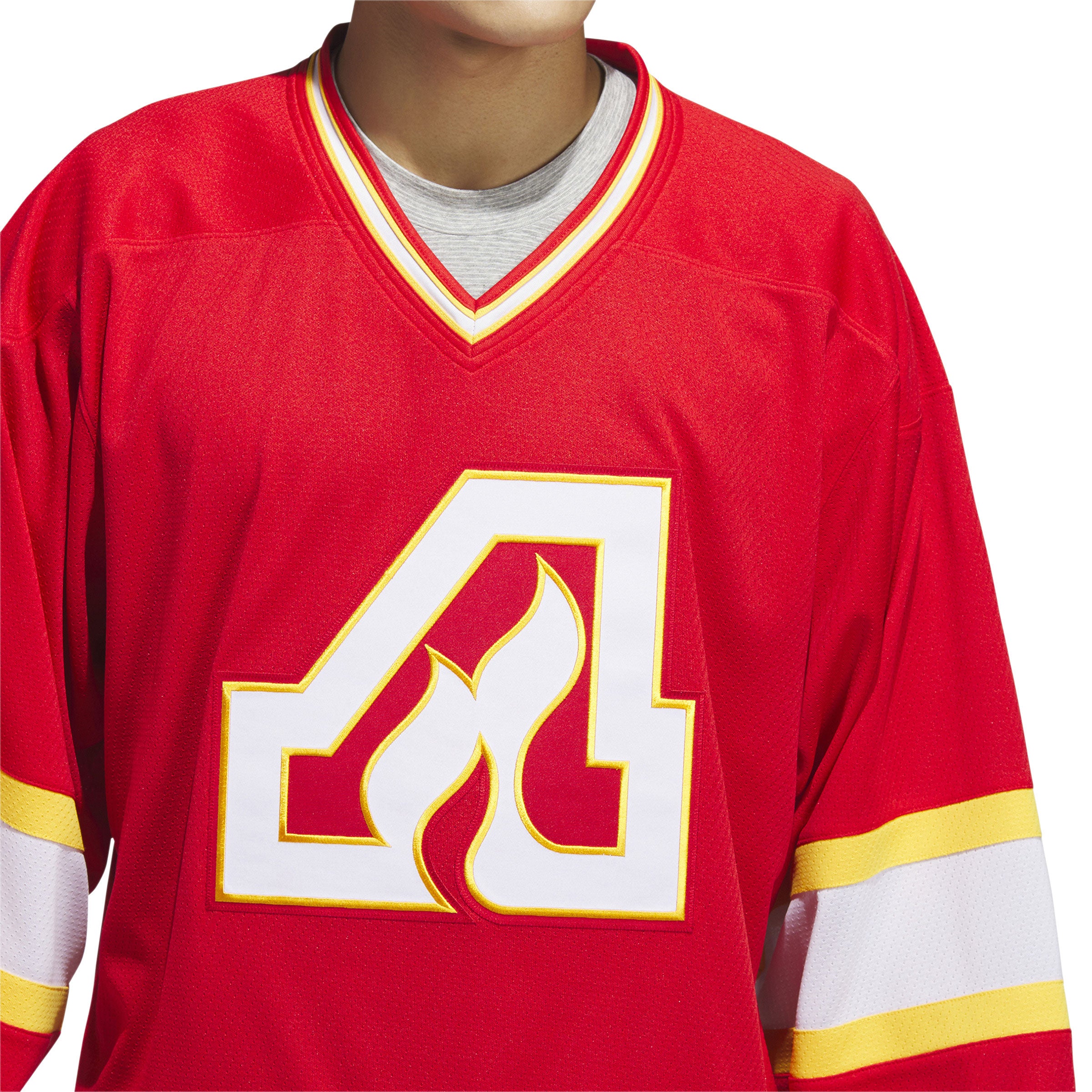 Another look at the Atlanta Flames warmup jerseys Calgary wore tonight to  honour the 50th anniversary of the franchise's founding : r/hockey